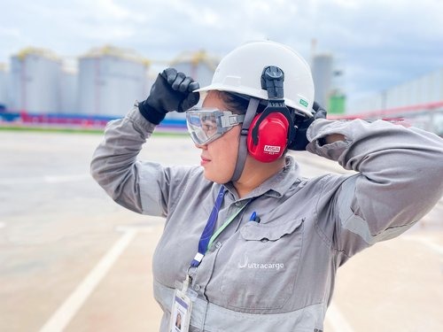 ultracargo oferece 30 vagas gratuitas exclusivas para mulheres em curso de formacao de operadores