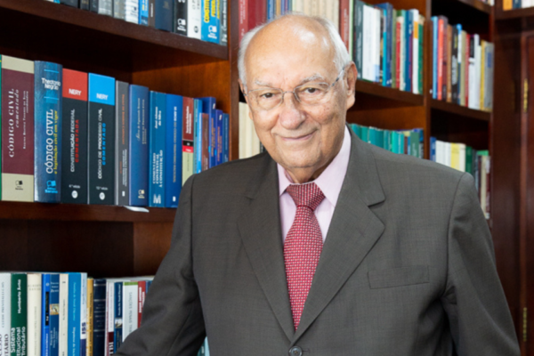 Impasse tarifário entre Brasil e Estados Unidos: um problema para o Ministério das Relações Exteriores Professor Ives Gandra da Silva Martins