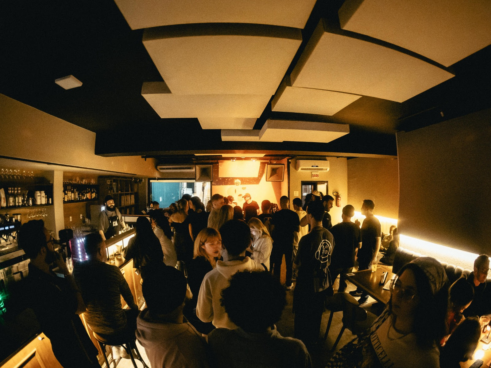Inédita em Balneário Camboriú, morning party chega com o Acaiá Café 1 O Acaiá Café se destaca como o primeiro listening bar de Balneário Camboriú. Foto Eudig/Growth Global
