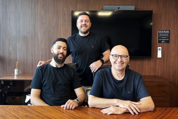 Nova plataforma da ACATE em parceria com a Valuez ajuda a conectar startups e investidores Giordani de Oliveira CTO Renato Cisz COO e Adonai ZanoniCEO da Valuez foto Divulgacao