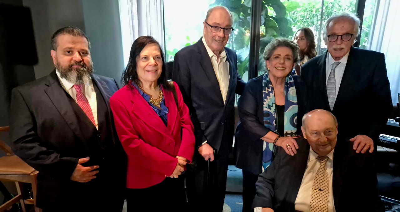 Personalidades do mundo jurídico, político e empresarial celebraram os 90 anos e a marcante trajetória de Ives Gandra da Silva Martins 1 Ives Gandra, Eduardo Berbigier, Modesto Carvalhosa, Leda Nagle, José Eduardo Martins (irmão do homenageado)