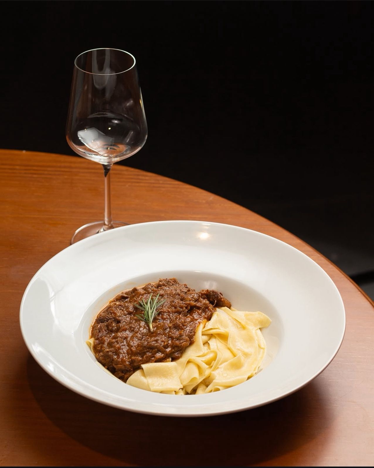 Los Troncos Parrilla Uruguaya renova menu executivo com pratos clássicos 1 Ragu de ossobuco com papardelle feito na casa