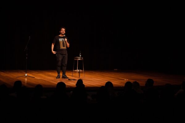 Sorria Floripa 2025 traz grandes nomes do stand-up nacional para a Ilha da Magia Rodrigo Marques credito Lally Zwetzch