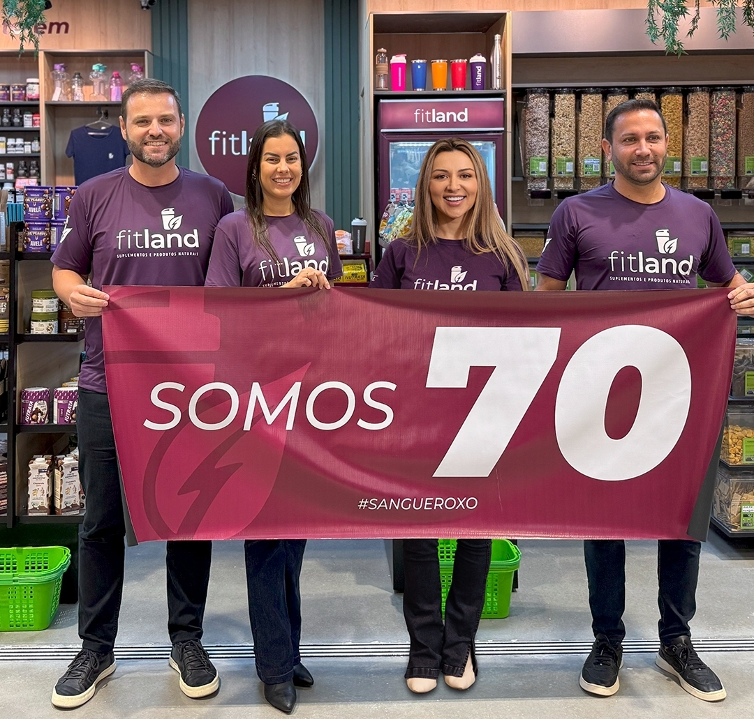 Os empresarios Rafael Fumagali Camila Guill Aline Pacheco e Daniel Luz comemoram a expansao da rede Fitland Foto