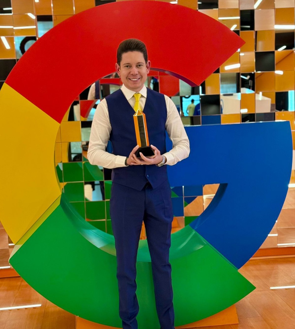 Bispo Bruno Leonardo é homenageado pelo YouTube com placa de 50 milhões de inscritos e visita sede do Google Brasil 1 WhatsApp Image 2025 06 13 at 10.47.50