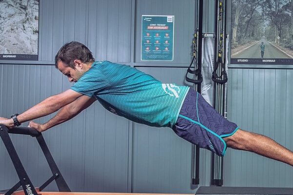 Pilates conquista público masculino: procura pela modalidade cresce 25% pilates homens 1