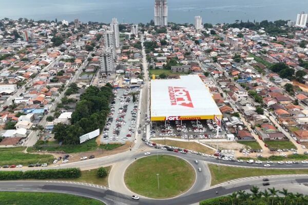 Fort Atacadista e Prefeitura de Penha inauguram pavimentação da Rua Abílio de Souza Fort Atacadista na cidade de Penha em Santa Catarina Foto Divulgacao