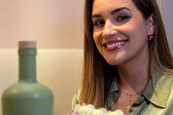 Júlia Cherem lança bombom artesanal com licor de pistache Gellato Julia Cherem gellato