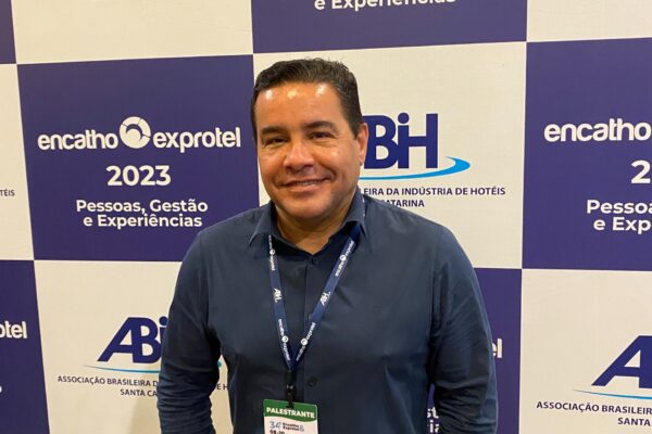 Vektor Energia apresenta soluções para o setor hoteleiro no 36º Encatho & Exprotel akaka