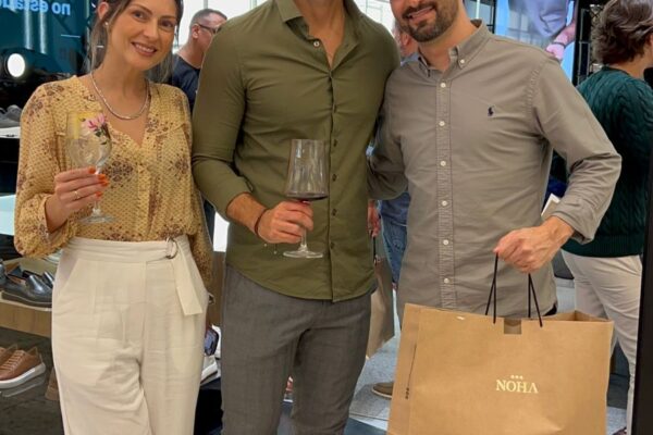 Noha Shoes promove evento beneficente no Balneário Shopping Xenia Karrer Simon Carrazzone e Diego Silva