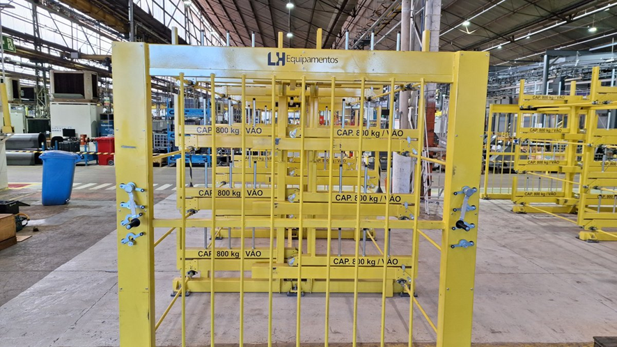 Prateleira Vão Móvel: Otimizando o Armazenamento de Materiais Longos na Indústria 1 unnamed 2025 08 15T155057.846