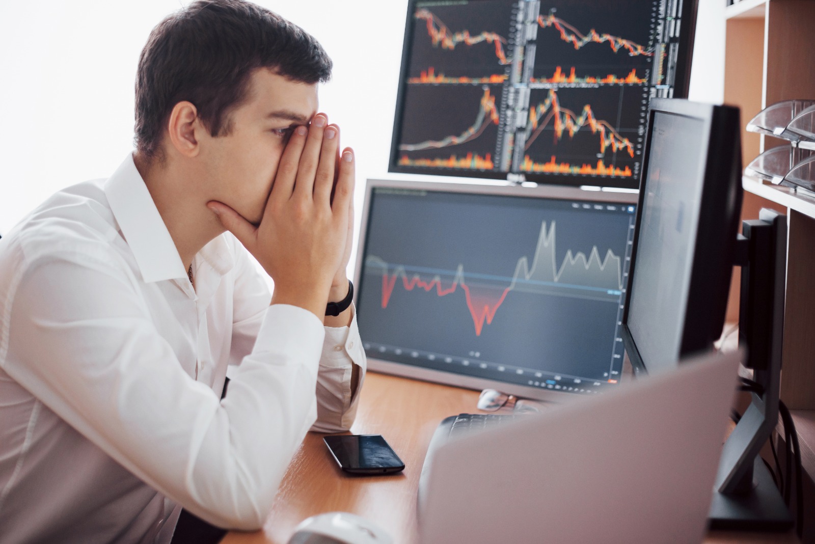 Como escapar de golpes e pirâmides financeiras que já atingiram milhões de brasileiros 1 40d2ac9a 3d55 4f38 bc83 e4648f266820